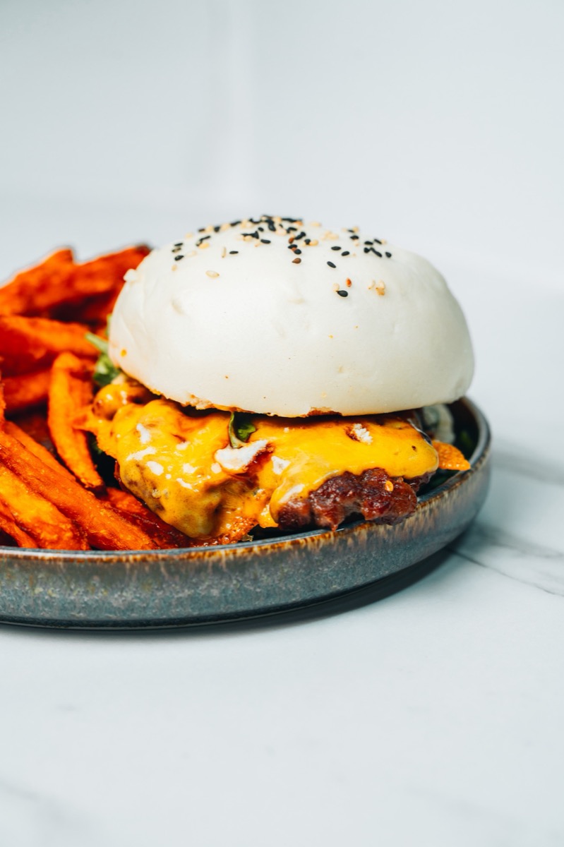 Bao burger et frites de patate douce